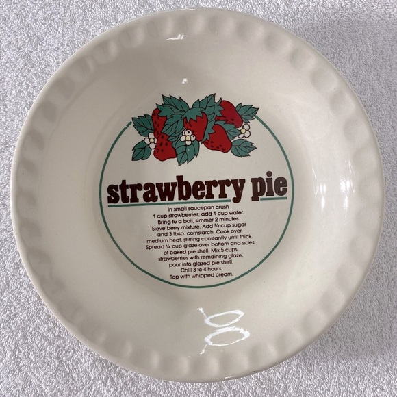 Vintage Strawberry Pie Ceramic Pie Dish Pie Plate With Recipe - Picture 1 of 11